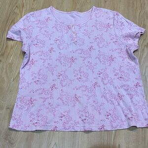 Women’s light pink floral ribbed top